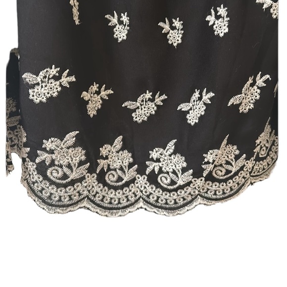 She’s J Apparel black/ white embroidered top - Picture 3 of 5